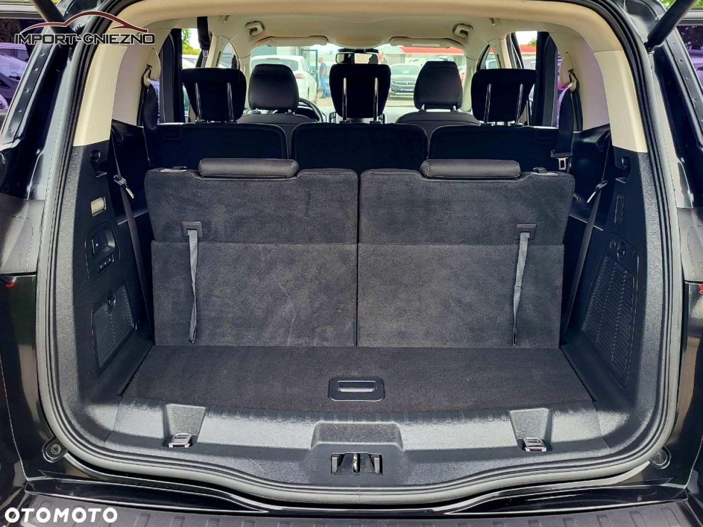 Ford S-Max - 36