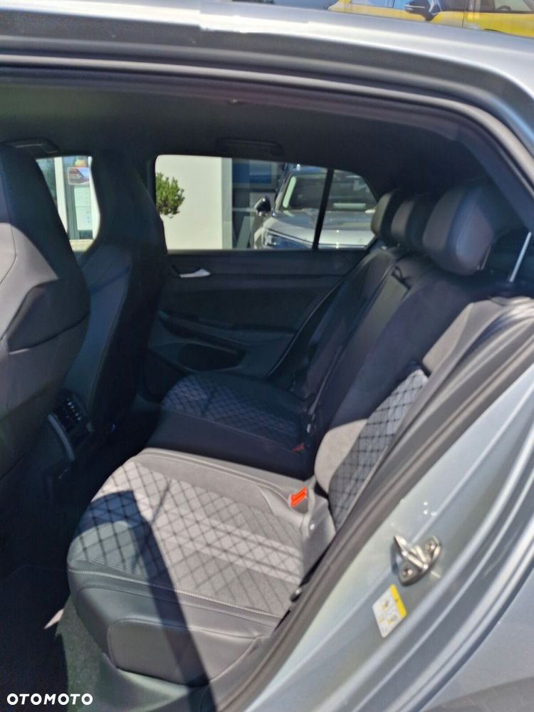 Volkswagen Golf 1.5 TSI R-Line Plus - 17