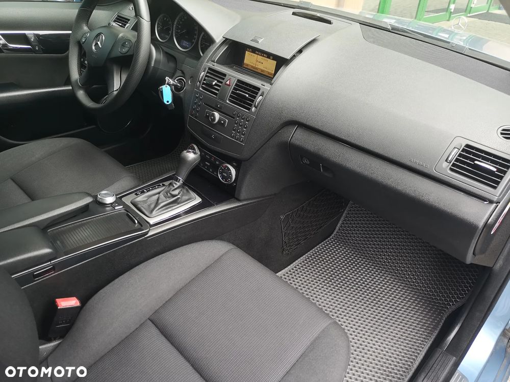 Mercedes-Benz Klasa C 180 BlueEFFICIENCY 7G-TRONIC Elegance - 9
