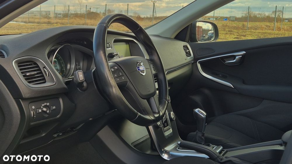 Volvo V40 T3 Momentum - 8