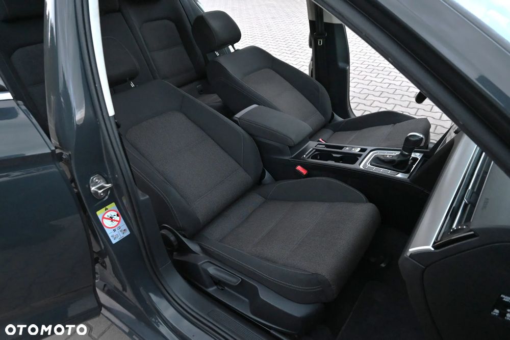 Volkswagen Passat 2.0 TDI SCR DSG Elegance - 26