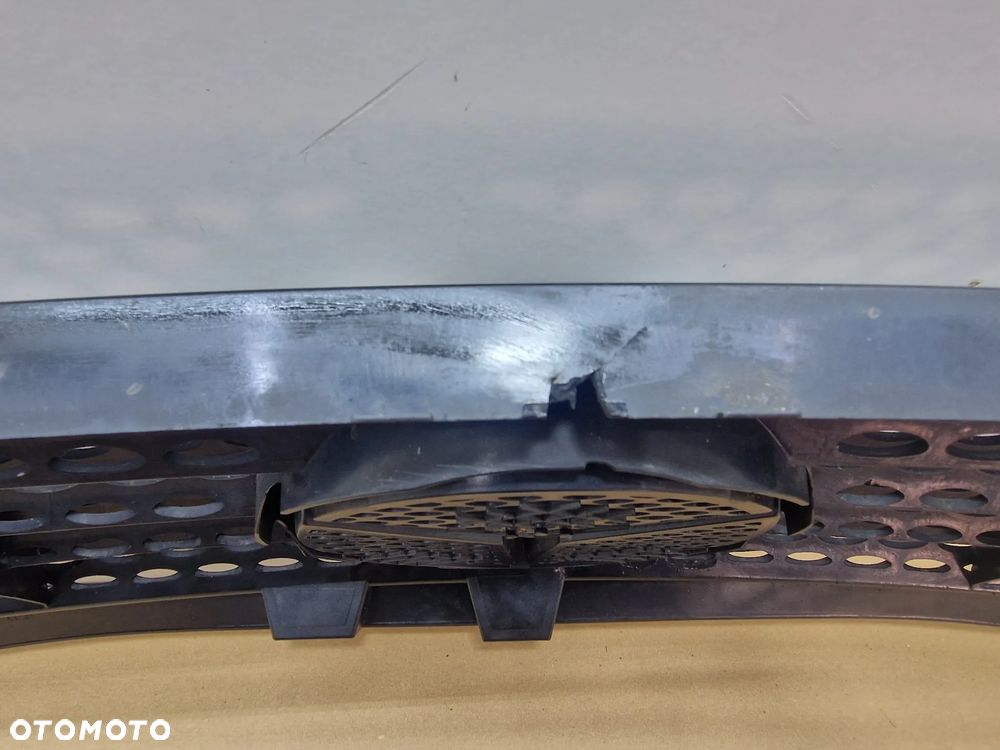 MERCEDES VITO W639 639 GRILL ATRAPA A6398800185 - 6
