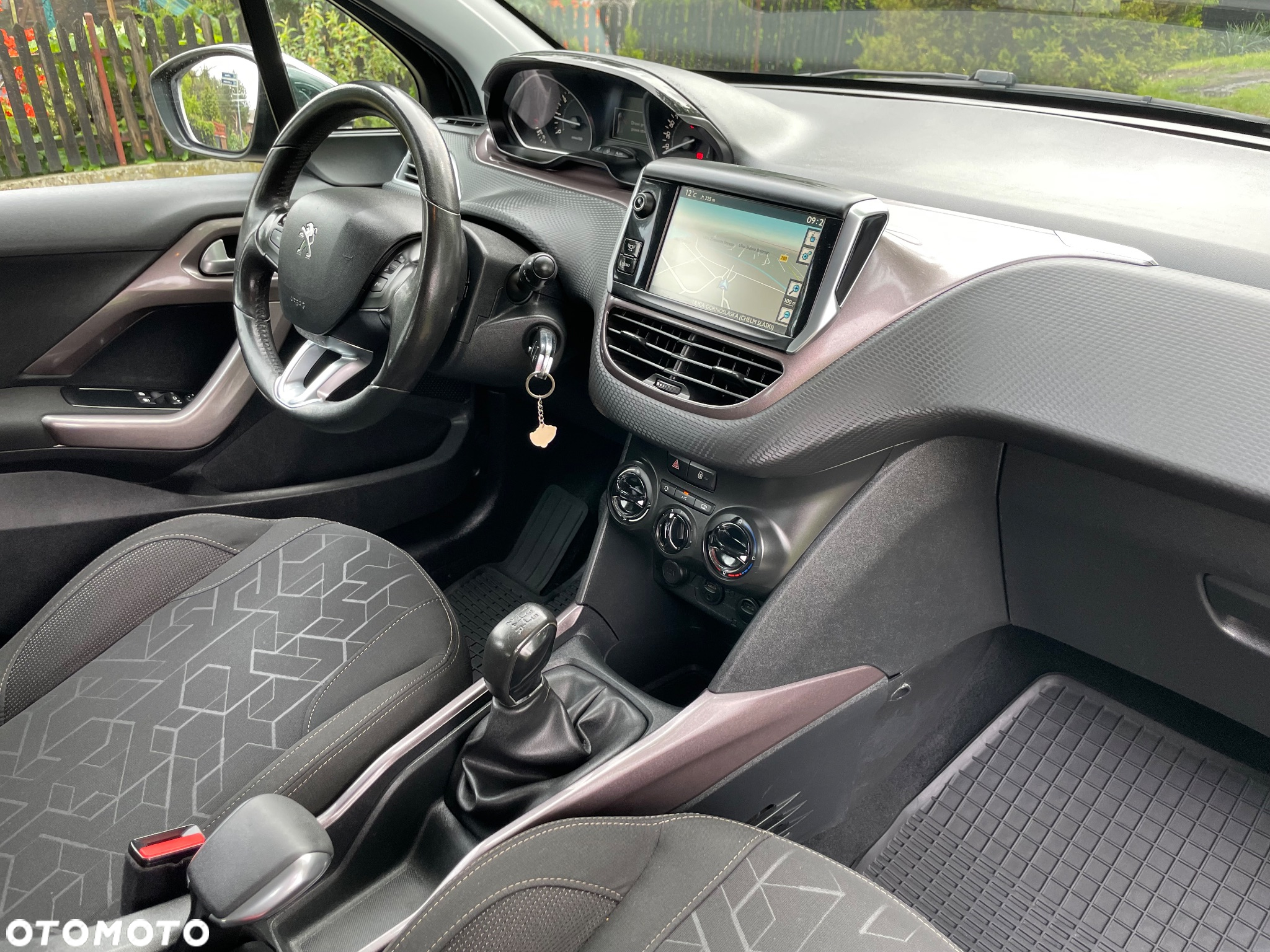 Peugeot 2008 1.2 Pure Tech Style - 8