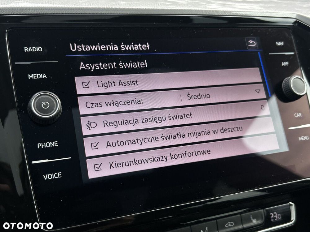 Volkswagen Passat - 30