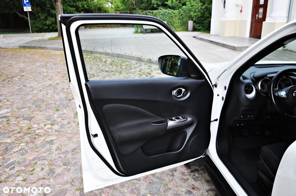 Nissan Juke 1.2 DIG-T N-Connecta EU6 - 31