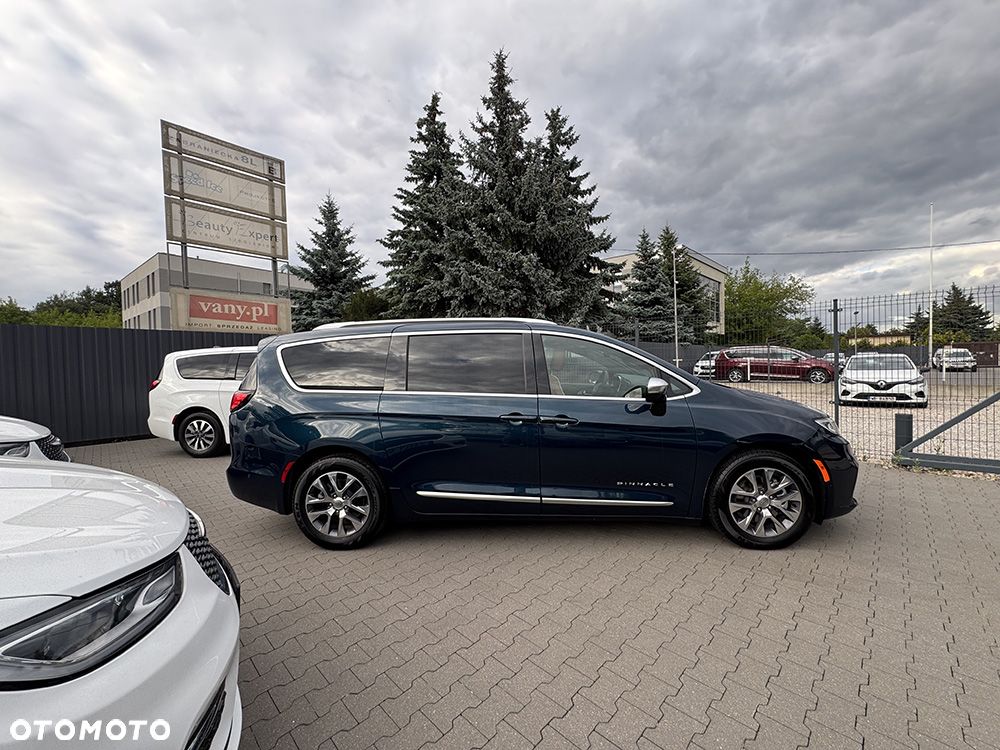 Chrysler Pacifica - 3