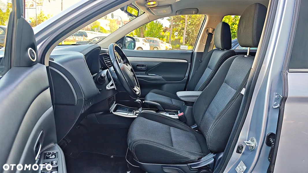 Mitsubishi Outlander - 21