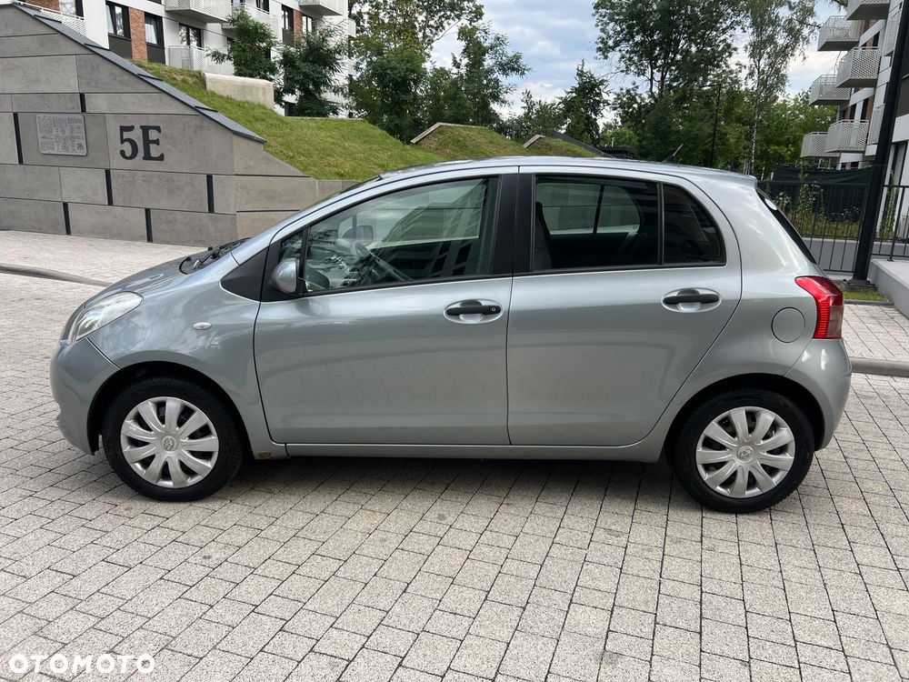 Toyota Yaris 1.0 Luna A/C - 2