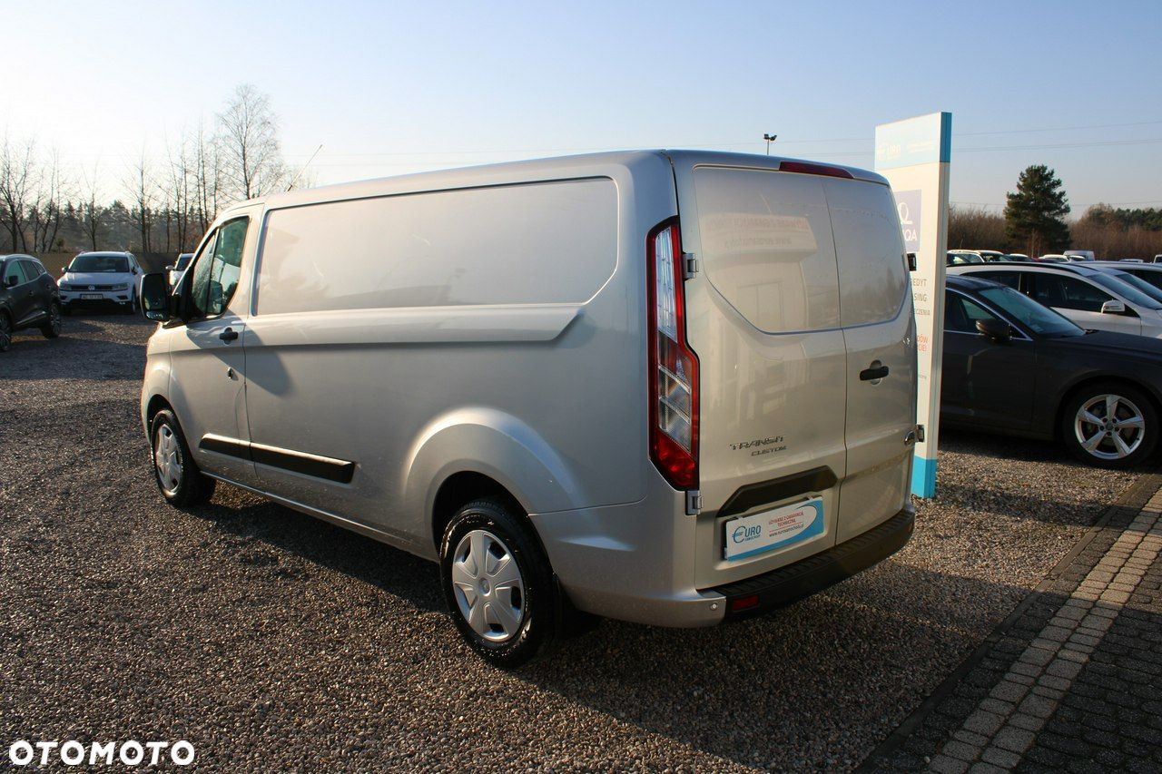 Ford Custom - 9