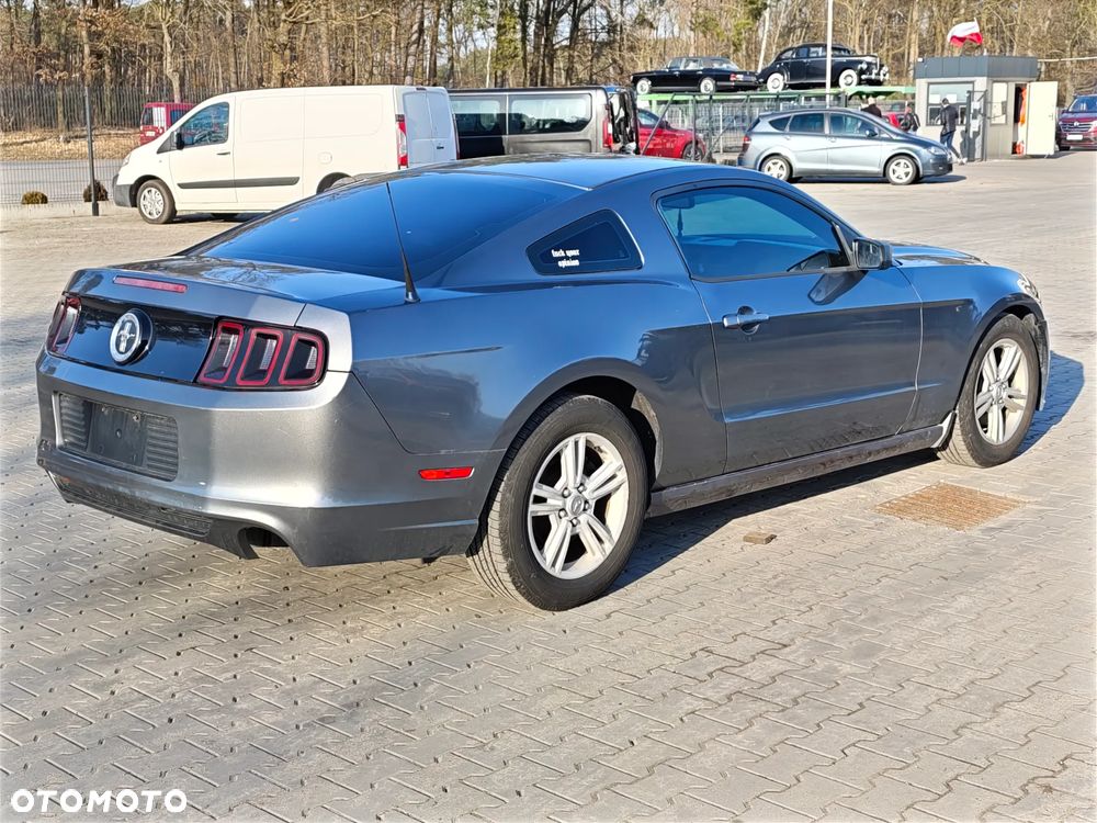 Ford Mustang 3.7 V6 - 1