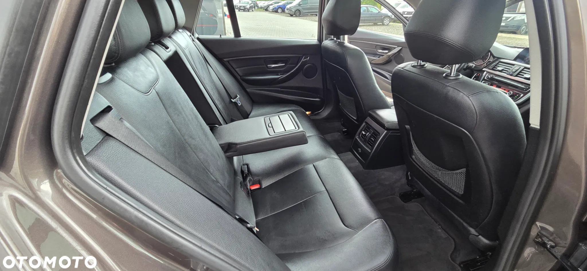 BMW Seria 3 320d Touring xDrive Sport Line - 35