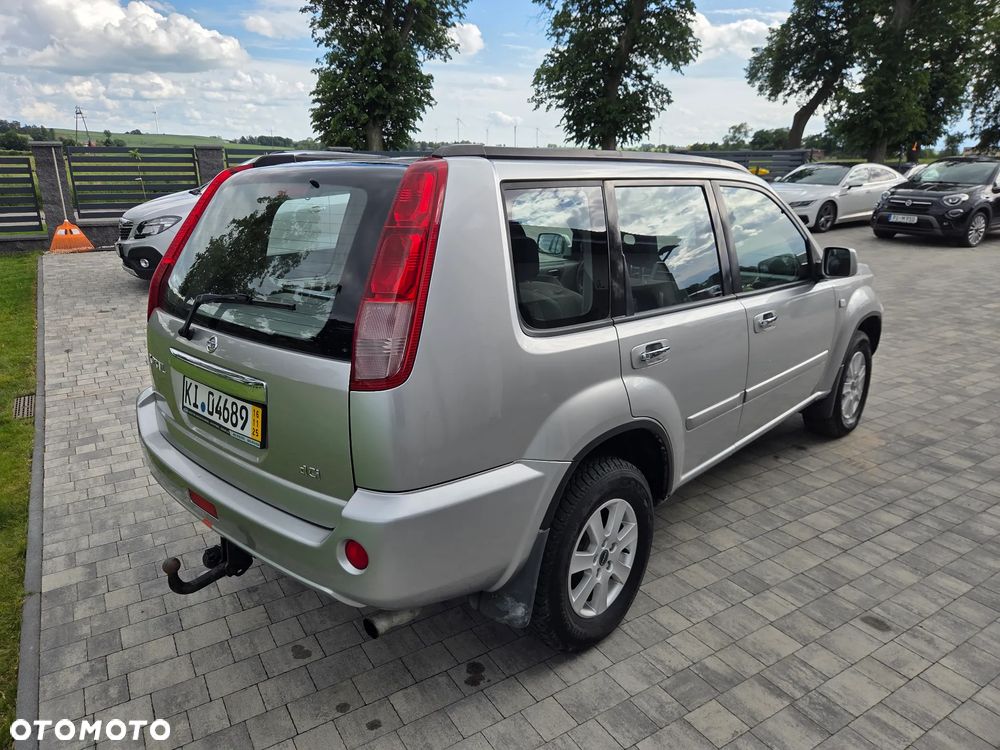 Nissan X-Trail 2.2 dCi 4x4 Elegance - 9