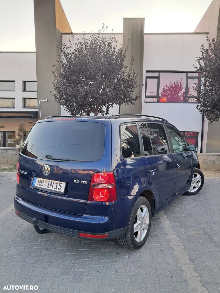 Volkswagen Touran 2.0 TDI Highline - 4