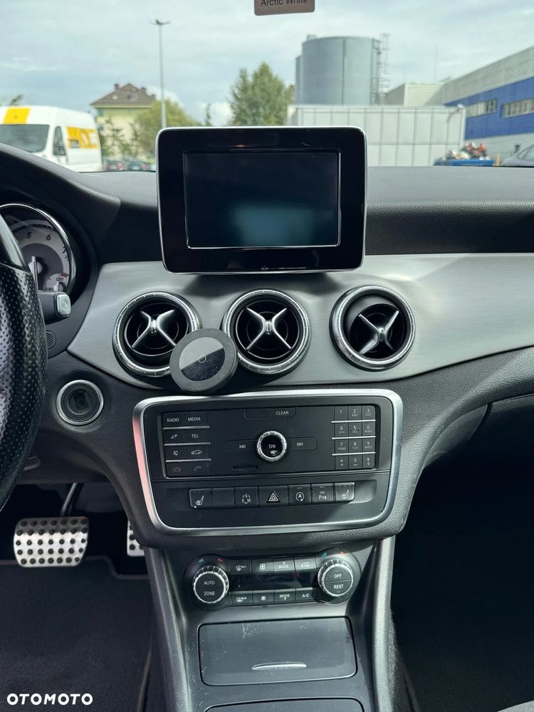 Mercedes-Benz CLA - 17