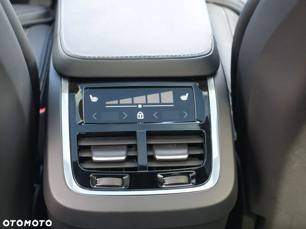 Volvo V90 Cross Country B5 B AWD Ultimate - 12
