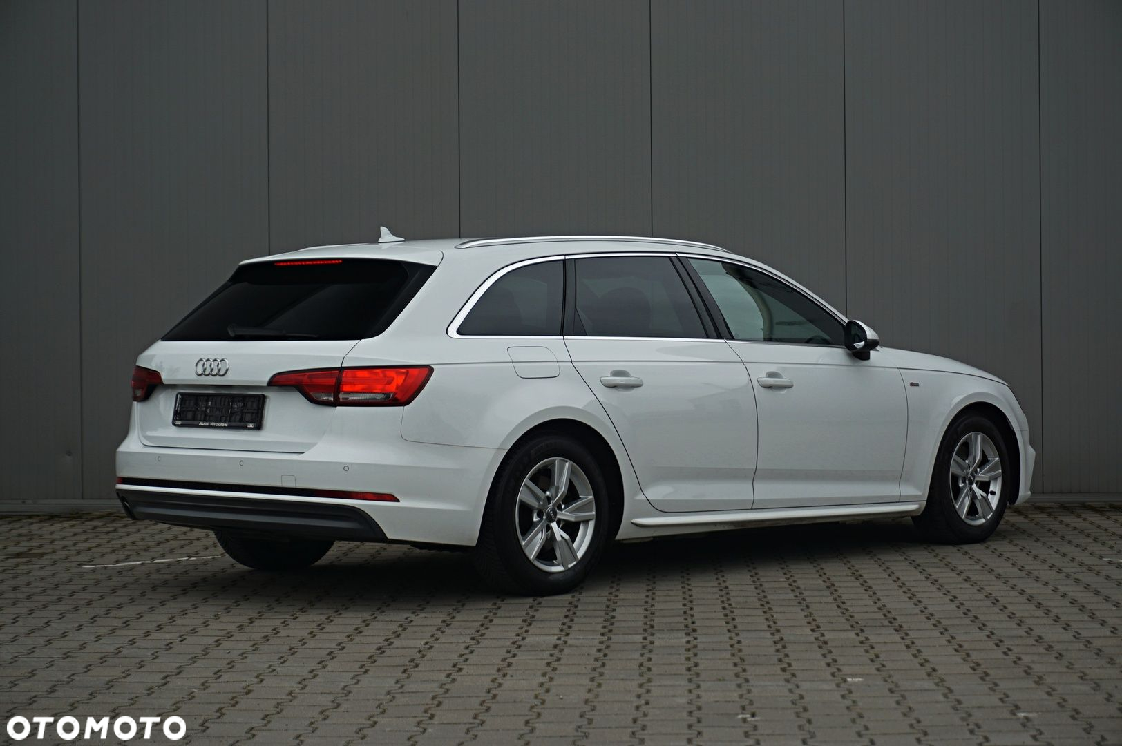Audi A4 - 4