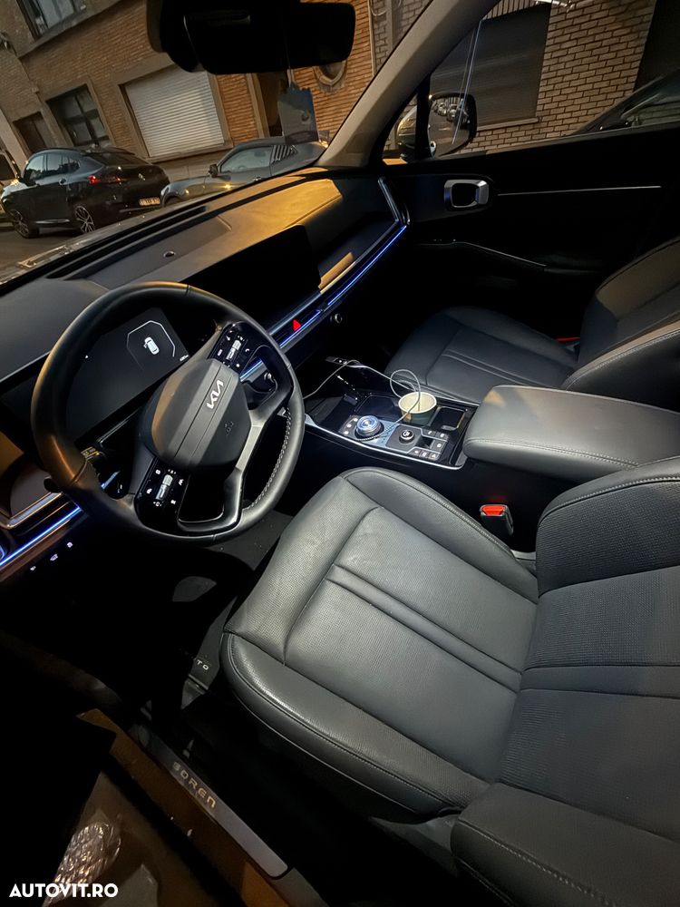 Kia Sorento 1.6 T-GDI HEV 6AT 4x2 7P Design - 11