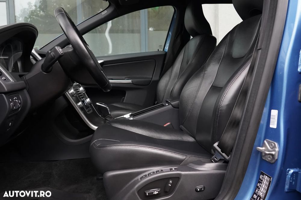 Volvo XC 60 D4 AWD Geartronic Summum - 9