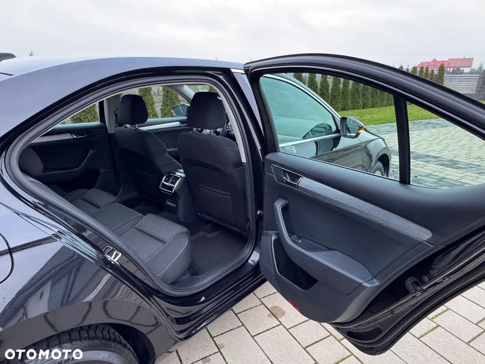 Skoda Superb 2.0 TDI Ambition DSG - 31