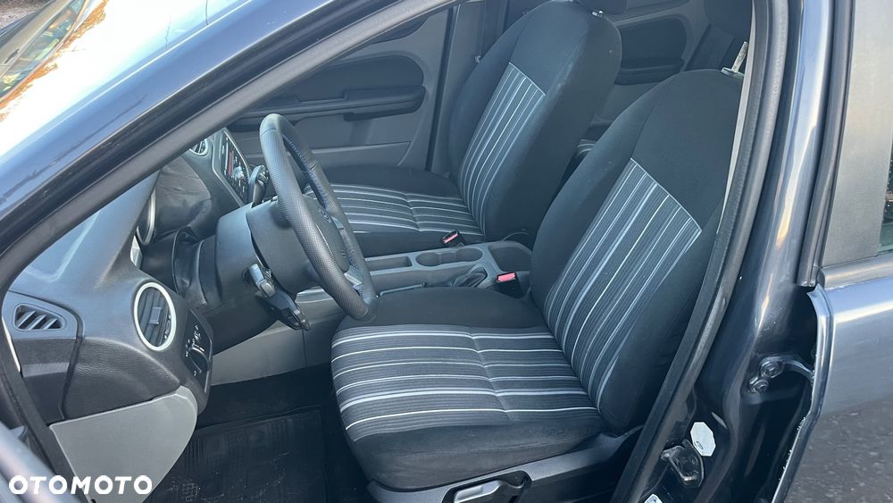 Ford Focus 1.6 Ambiente - 13