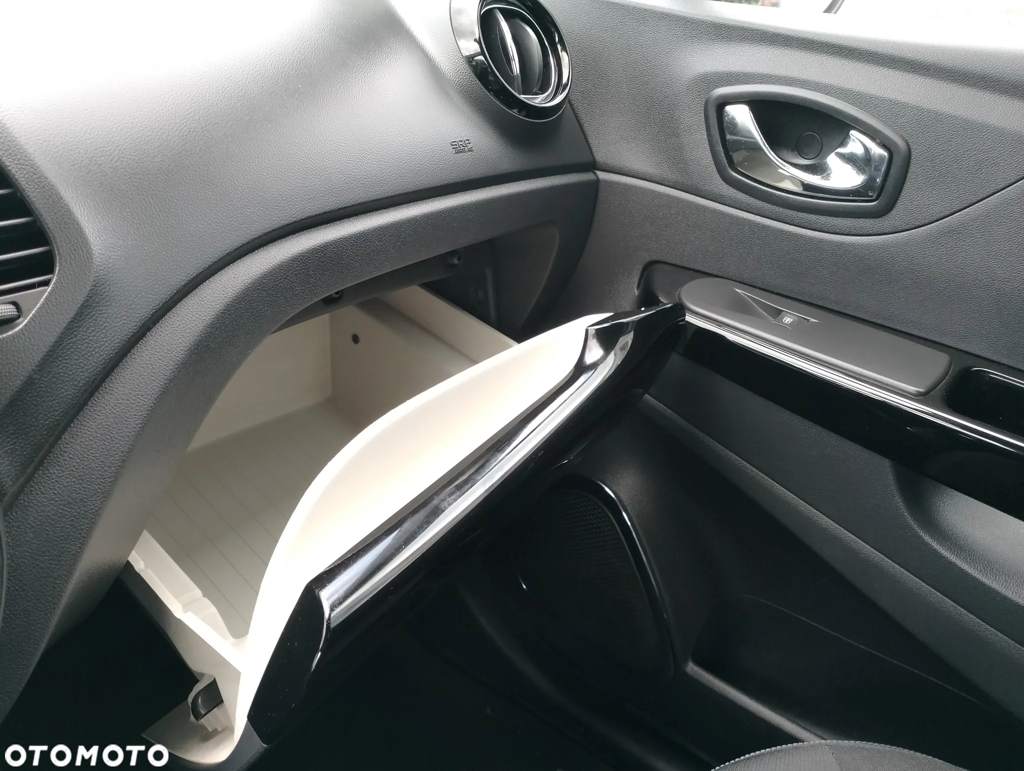 Renault Captur 1.5 dCi Energy Intens - 11
