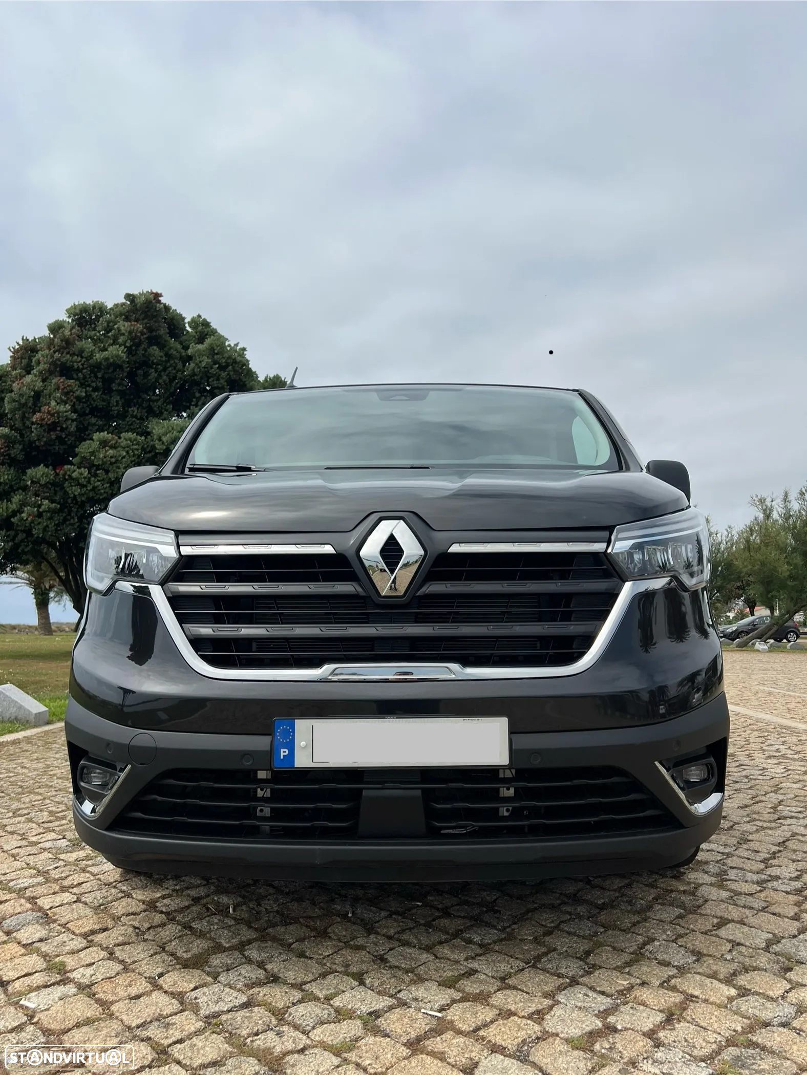 Renault Trafic Van 2.0 DCi 150cv c/ frio + caixa isotérmica - 9