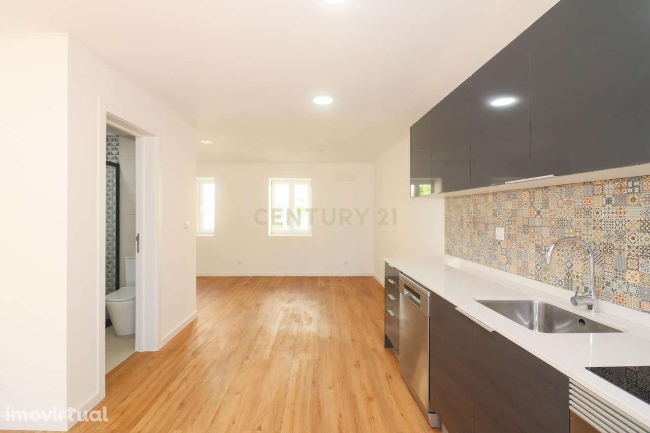 Prédio de 5 pisos totalmente recuperado no centro de Lisboa, junto à P - Grande imagem: 4/33