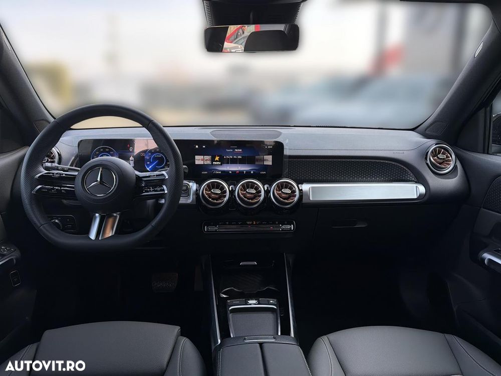 Mercedes-Benz EQB - 12