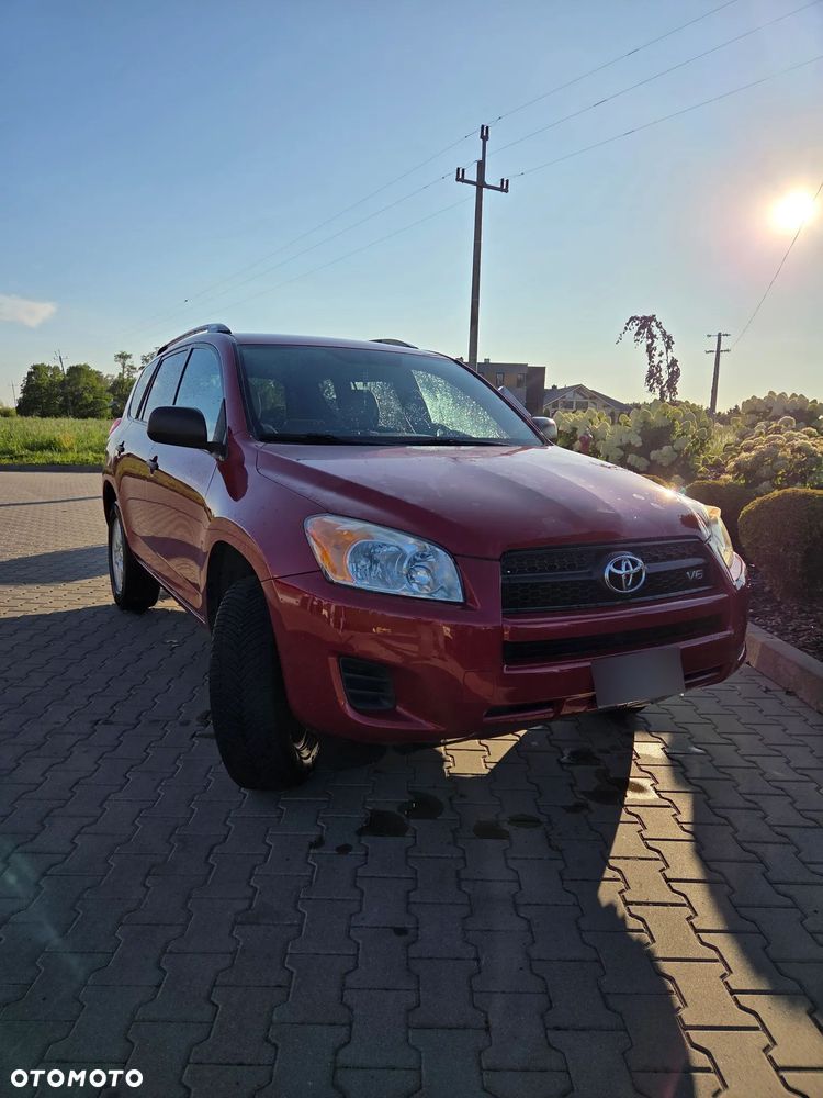 Toyota RAV4 - 1