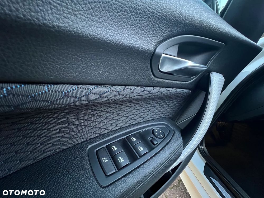 BMW Seria 1 118i M Sport - 3
