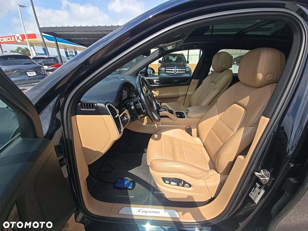 Porsche Cayenne - 6