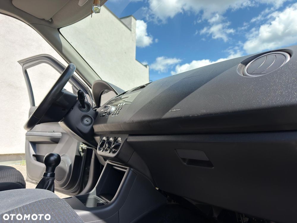 Suzuki Swift - 17