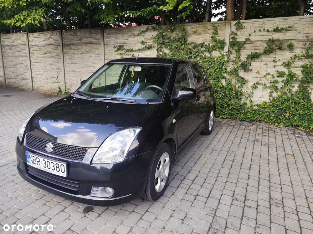 Suzuki Swift - 1