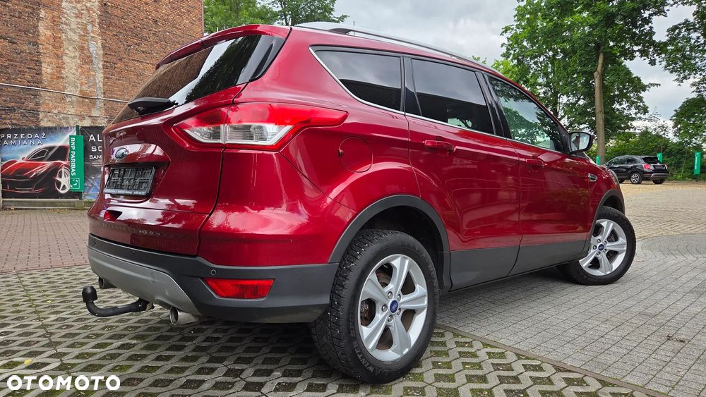 Ford Kuga 2.0 TDCi 2x4 Titanium - 3