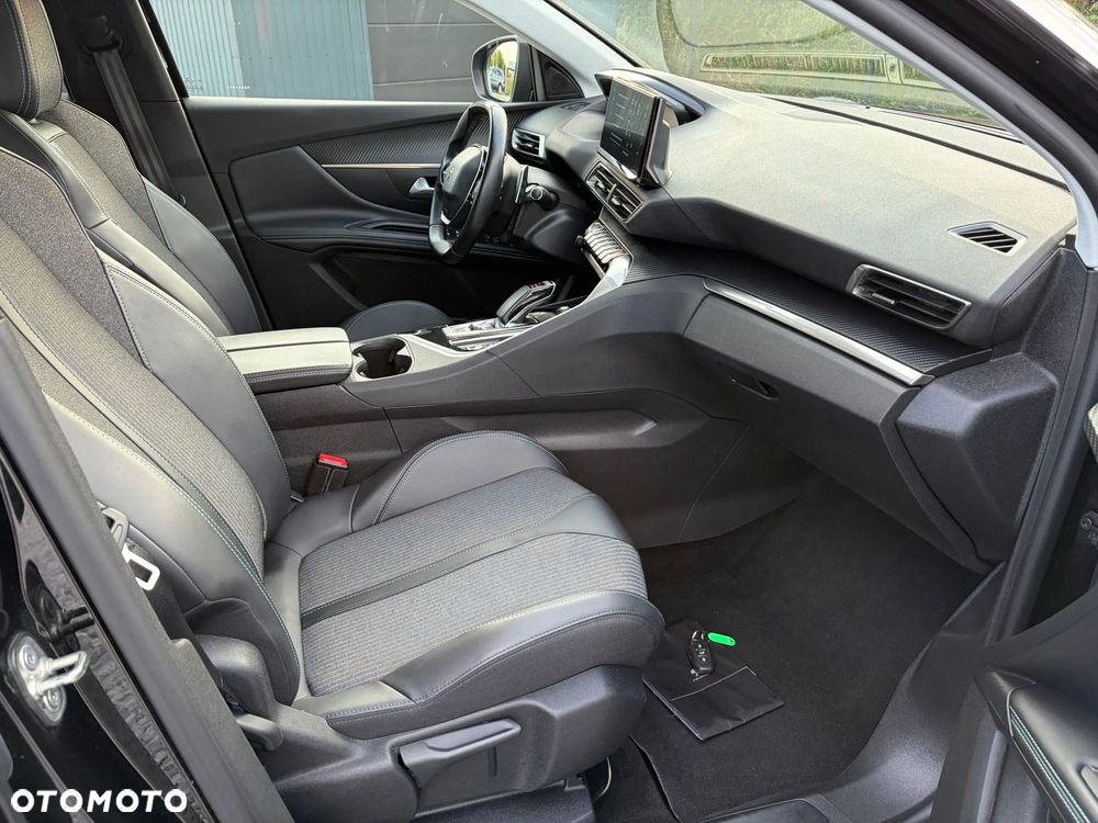 Peugeot 3008 225 e-EAT8 Allure Pack - 33