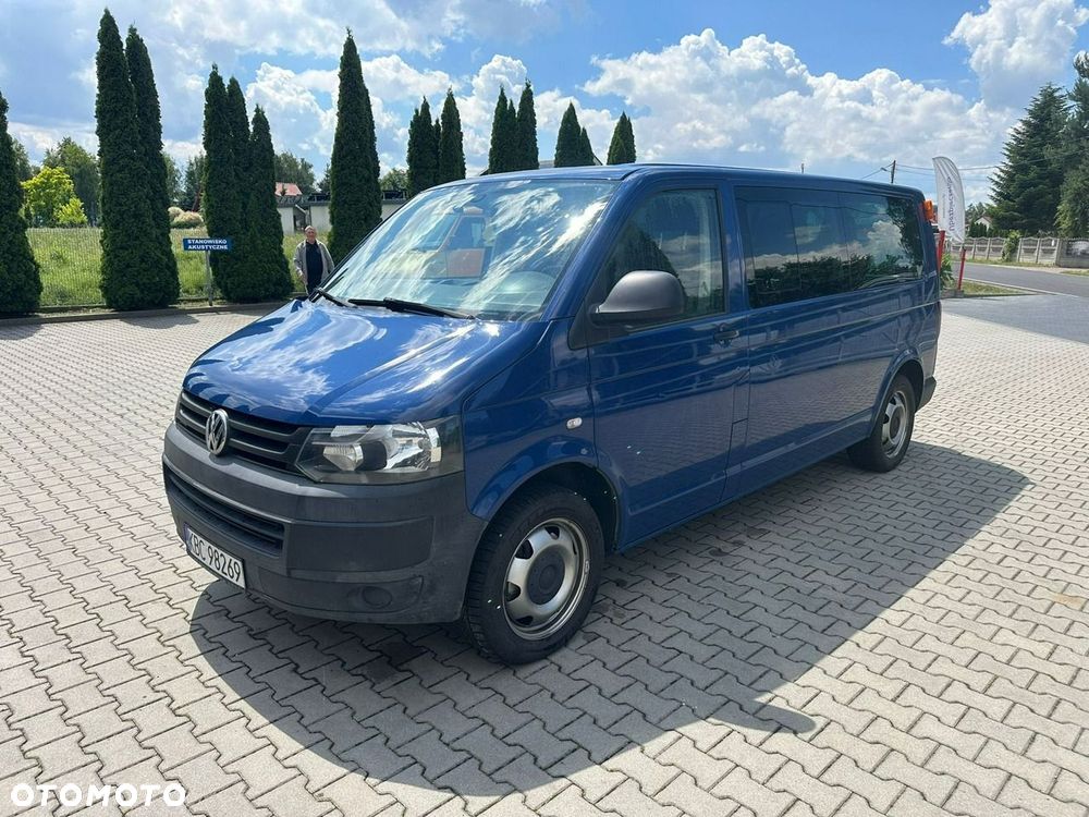 Volkswagen Caravelle - 1