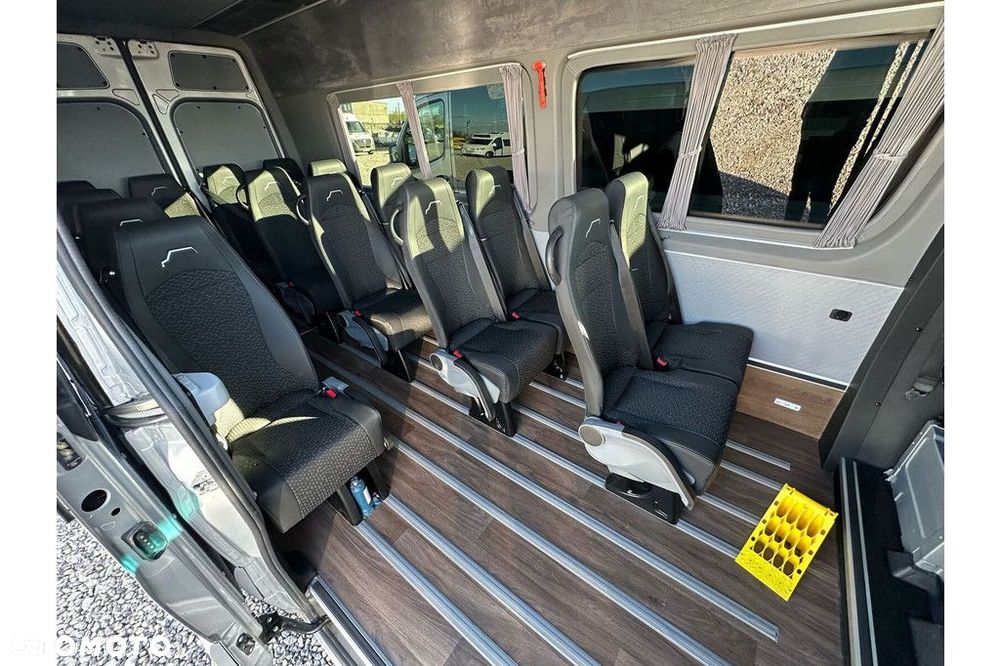 Mercedes-Benz eSprinter - 16
