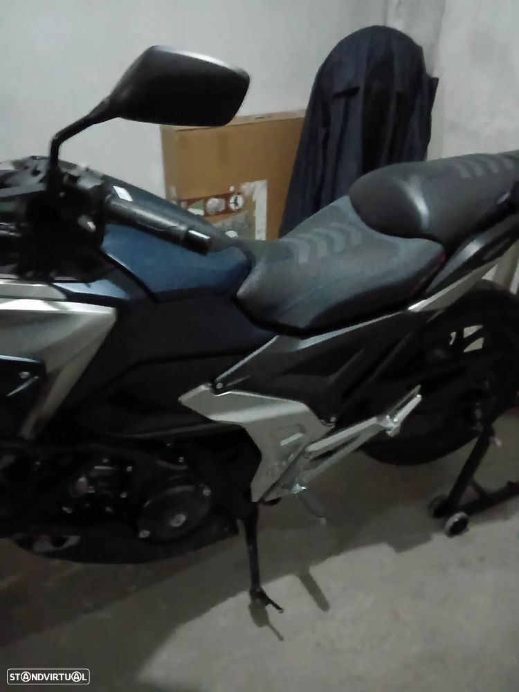 Honda NC750X JH2RH09B5PK110875 - 3