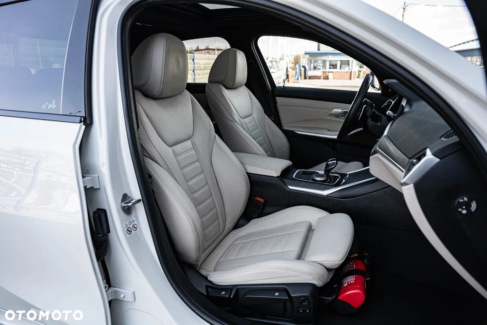 BMW Seria 3 320i M Sport sport - 18