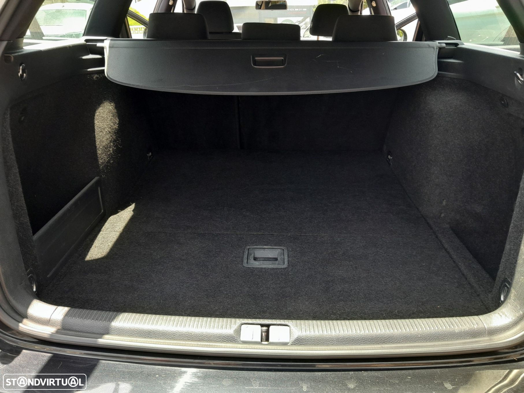 VW Passat Variant 1.6 TDI BlueMotion - 14