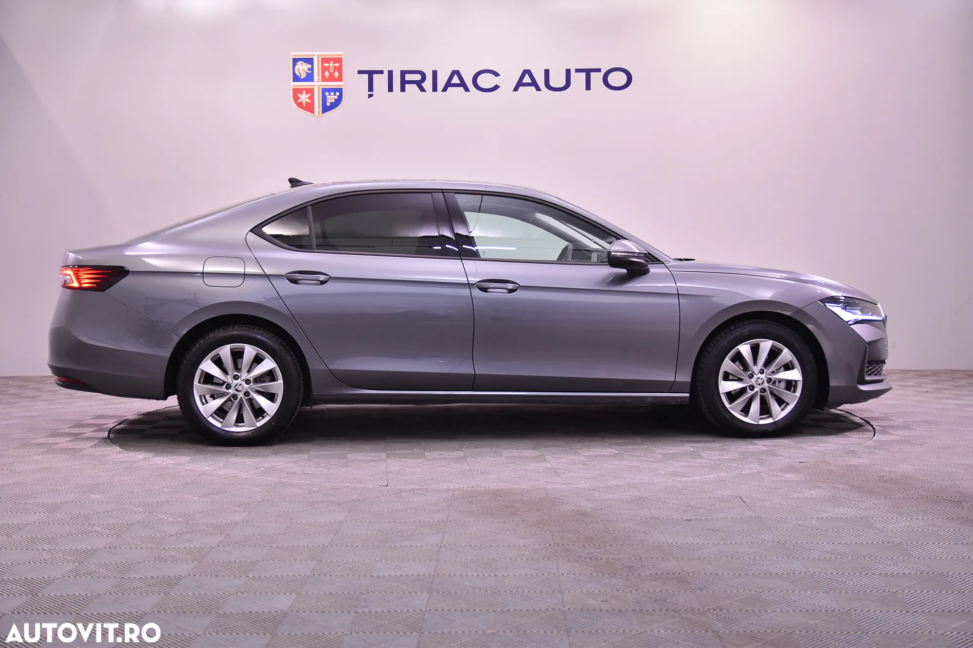 Skoda Superb 2.0 TDI DSG Style - 6