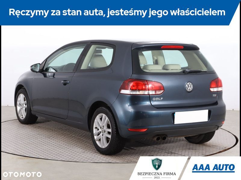 Volkswagen Golf - 6