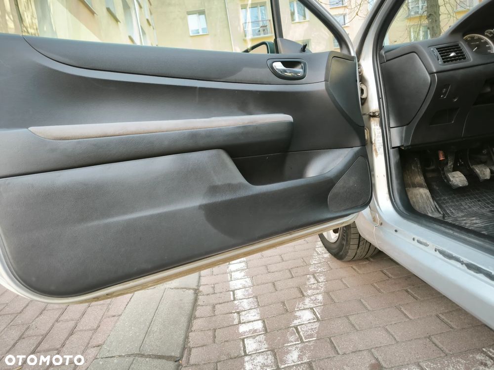 Peugeot 307 1.4 XR - 14