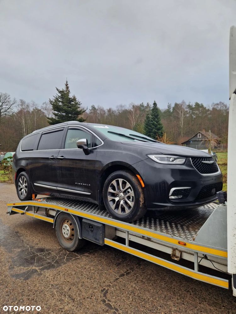 Chrysler Pacifica - 1