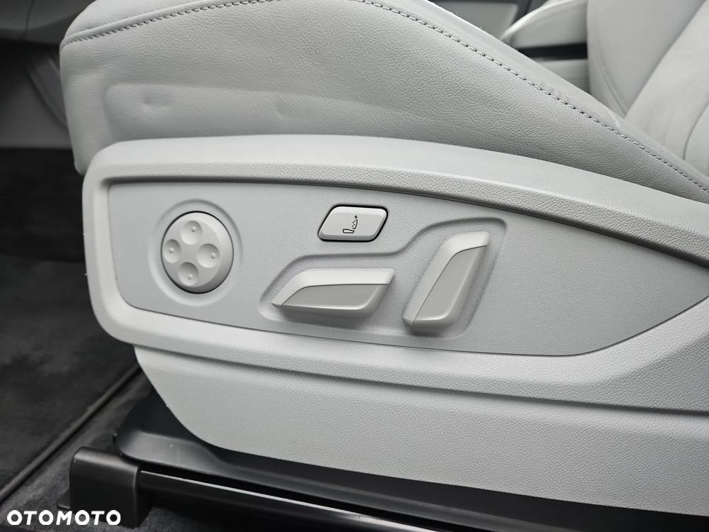 Audi Q5 50 TFSIe quattro S tronic S line business - 13