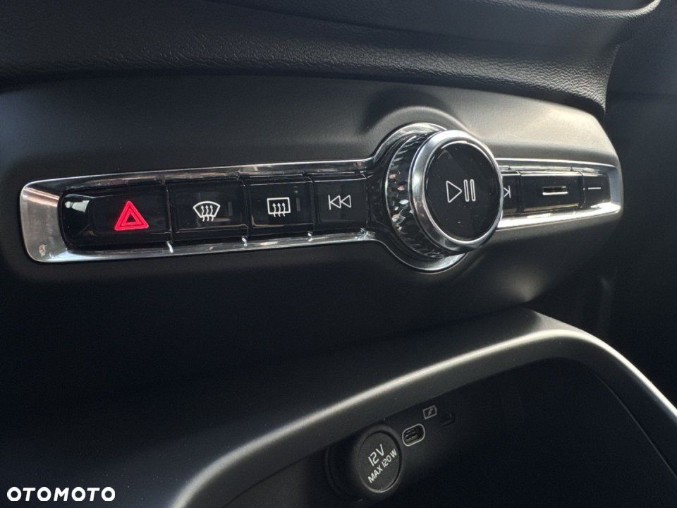 Volvo XC 40 - 24