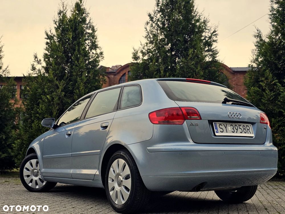 Audi A3 Sportback 1.6 Ambiente - 4