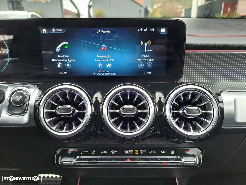 Mercedes-Benz EQB - 10