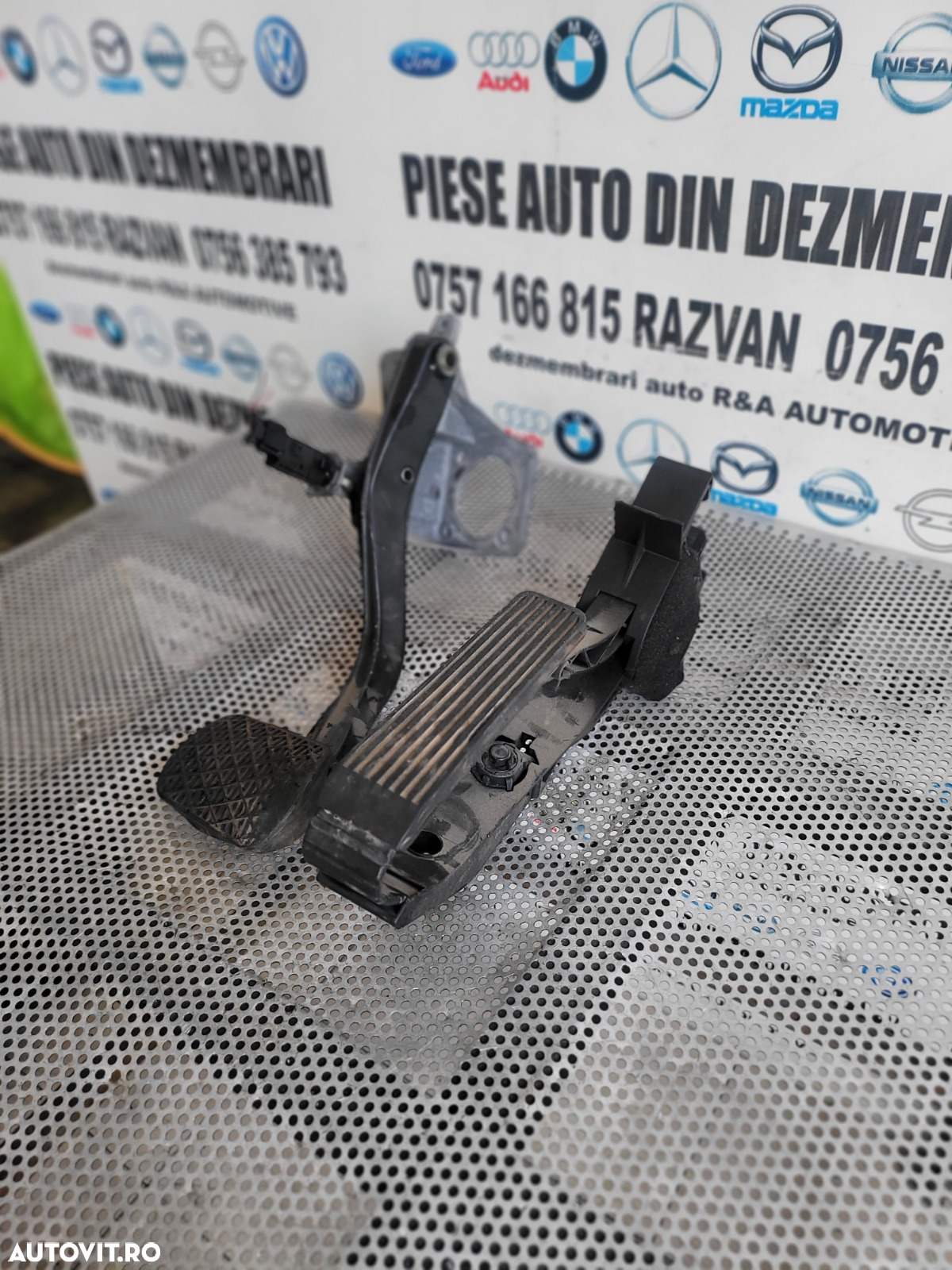 Pod Pedalier Pedala Frana Acceleratie Mercedes E Class W211 Volan Stanga Dezmembrez Mercedes E Class W211 2.7 Cdi Automat Cod Motor 612 Volan Stanga Xenon - 3