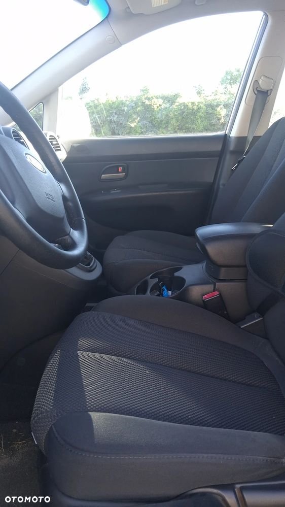 Kia Carens 2.0 EX - 8
